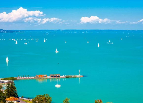 Ungaria crește turistic, dar guvernul ajută nu încurcă ca in România balaton