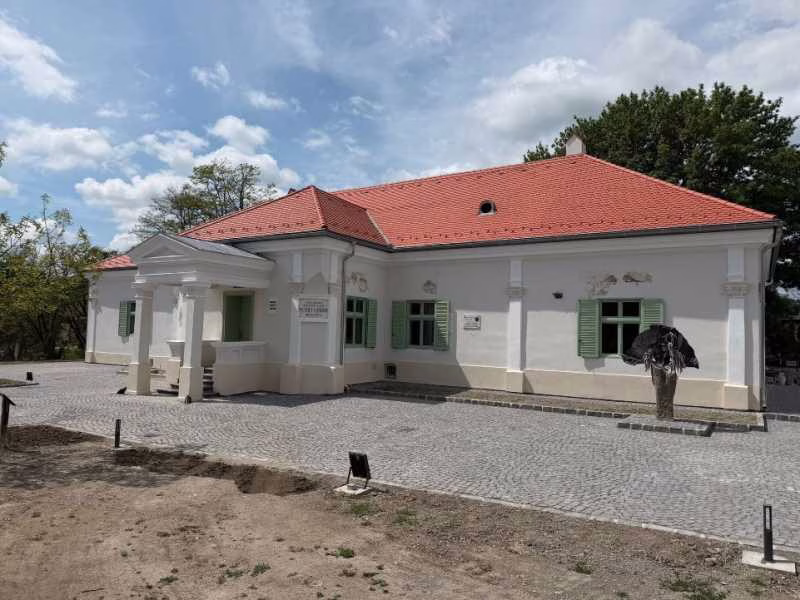 Ghid complet pentru turismul românesc în 2025: Tendințe și sfaturi pentru turiști conac